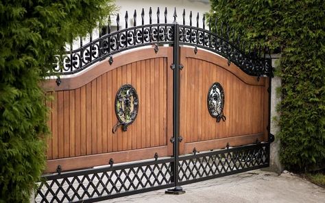 15 Unique Driveway Gate Ideas We Love And Recommend Wooden Gate Designs, Home Gate Design, Wooden Gate, Fence Gate Design, Modern Gate, House Main Gates Design, Steel Gate Design, Front Gate Design, Entrance Gates Design