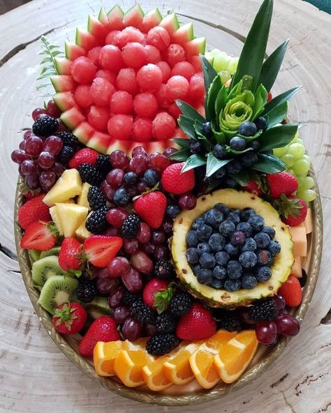 Birthday Party Fruit Platter, Sweet 16 Fruit Platter, Sun Fruit Platter, 50th Birthday Fruit Platter, Nice Fruit Platter, Tropical Fruit Platter, Creative Fruit Tray Ideas, Appetizers Fruit, Amazing Food Platters