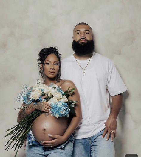 Maternity Photoshoot Flowers, Maternity Photoshoot Black Women, Black Maternity Pictures With Husband, Flowers Maternity Shoot, Black Couples Maternity Photoshoot, Black Couple Maternity Pictures, Flower Maternity Shoot, Maternity Photo Shoot Ideas Couples, Unique Maternity Pictures Black Women