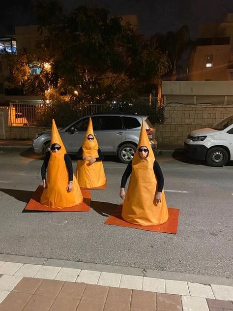 4 Way Halloween Costumes, Best Funny Halloween Costumes, Halloween Groups Of 4, Funny Two People Costumes, Funny Blow Up Costumes, Funny Outfit Ideas, Couples Group Halloween Costumes, Matching Bestie Costumes, Funny 2 People Halloween Costumes