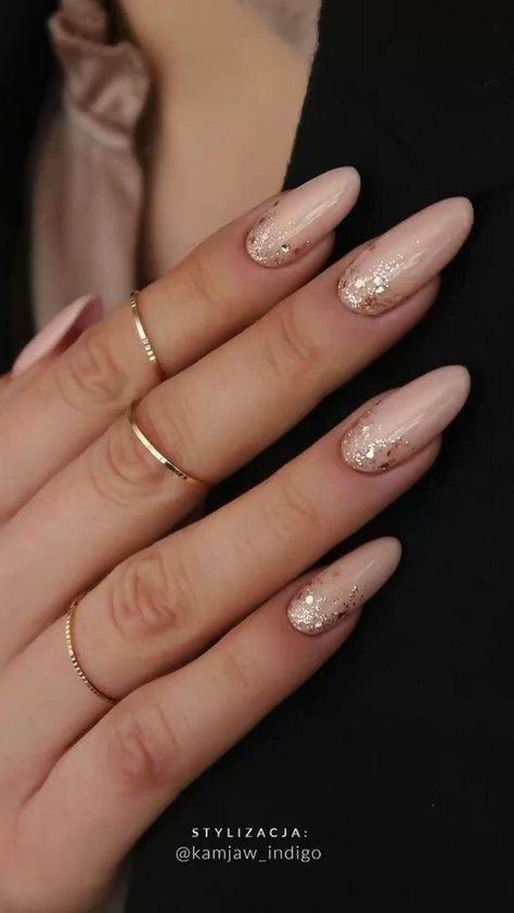 Neutral Design Nails, Summer Nude Nails, Nude And White Nails, Nude Nails With Glitter, Birthday Nail Art, Birthday Nail Designs, Elegant Nail Art, Elegant Nail Designs, Classy Nail Designs