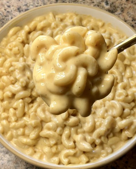 Creamy Stovetop Macaroni and Cheese Mac N Cheese Dinner Ideas, Creamy Mac N Cheese Recipe, Macaroni Cheese Sauce, Creamy Stovetop Macaroni And Cheese, Stovetop Macaroni And Cheese, Creamy Mac And Cheese Recipe, Baked Meals, Cooking Website, Mac And Cheese Pasta