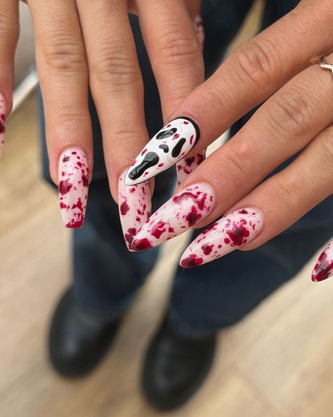 clean girl aesthetic 🧘🏼‍♀️ ghostface mask and scream splatters, paired with mixed nail shapes on each hand for anastasia honestly, slay. 🔪 very much obsessed with these lol was a bit curious to see how i’d get on with both designs but i’m really pleased with them! all @nailorder of course Long Almond Gel Xtensions Blanc Cabernet Crimson Noir I’m cait a nail tech based in colchester. lover of plain, french and all out funky sets #screammask #screamnails #ghostface #spookynails #hallowe... Aesthetic Ghostface, Ghostface Mask, Scream Mask, Long Almond, Clean Girl Aesthetic, Ghost Faces, Nail Shapes, Clean Girl, Nail Tech