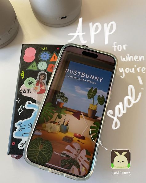 App for when you’re sad 📱🌱 I love playing the free game Dustbunny 🐰 You start the game in a dirty room and must collect the dust (dust bunnies). Each bunny has an emotion; once you capture one, you can plant it, and it will grow into a plant.  It’s a cute, relaxing game, and I love collecting all the plants 🪴 💭 Do you like mobile games? tags 🏷️ #mobilegaming #mobileapps #cozygaming #studybreak #studyapp #studyaccount Apps For Creativity, Games For Studying, Relaxing Games Apps, Relaxing Apps, Cute Apps Games, Cute Mobile Games, Games On Phone, Cute Apps, Aesthetic Games