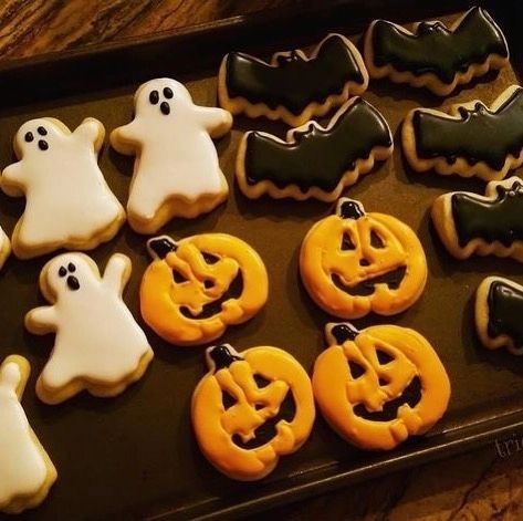 Cookies Aesthetic, Recetas Halloween, Hallowen Ideas, Halloween Baking, Halloween Tags, Halloween Desserts, Halloween Decorations Indoor, Theme Halloween, Fall Scents