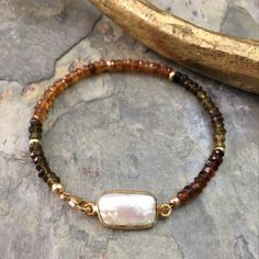 Bohemian Beaded Bracelet, Sundance Jewelry, Diy Leather Bracelet, Beautiful Beaded Jewelry, Stone Bead Jewelry, Handmade Gemstone Jewelry, Handmade Jewelry Tutorials, Silver Jewelry Design, Handcrafted Artisan Jewelry