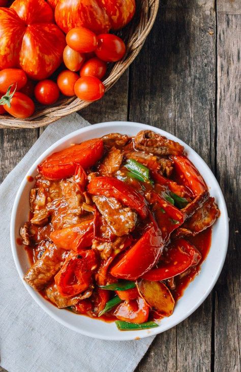 Cantonese Beef, Stirfry Recipe, Fry Food, Beef Tomato, Chinese Beef, Wok Of Life, Mapo Tofu, Fried Beef, Beef Stir Fry