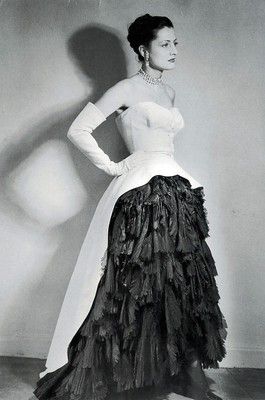 Dorian Leigh wearing evening gown of black silk organza an… | Flickr Cristobal Balenciaga, Balenciaga Dress, Ruffled Gown, Balenciaga Fashion, Glamour Vintage, Gala Fashion, Simply Fashion, Cristóbal Balenciaga, Diana Vreeland