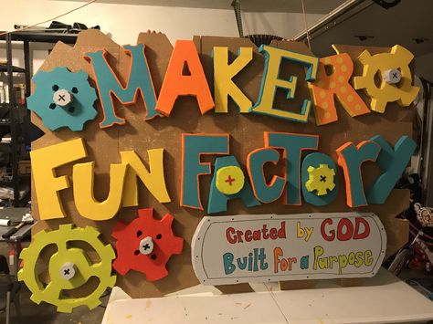 Stem Lab Decorations, Robotic Theme Decoration, Science Fest Decoration Ideas, Robotics Theme Decoration, Maker Fun Factory Vbs 2017 Decorations, Soft Board Decoration, Robot Decorations, Maker Fun Factory Vbs, Maker Fun Factory