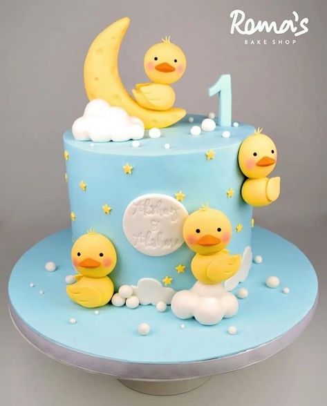 Rubber Duck 1st Birthday Cake, Cake With Duck Design, Duck Theme Birthday Cake, Duck Themed 1st Birthday Cake, Ducky Birthday Cake, Ducks Birthday Party Theme, Duckie Birthday Party, Duck Theme Birthday Party Decoration, Duck Birthday Theme Decoration