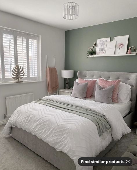 Bedroom Green And Grey, Small Bedroom Ideas Green, Bedroom Ideas Green And Grey, Sage And Grey Bedroom, Grey Bed Bedroom Ideas, Grey And Green Bedroom, Green Grey Bedroom, Sage Green And Grey Bedroom, Green And Grey Bedroom