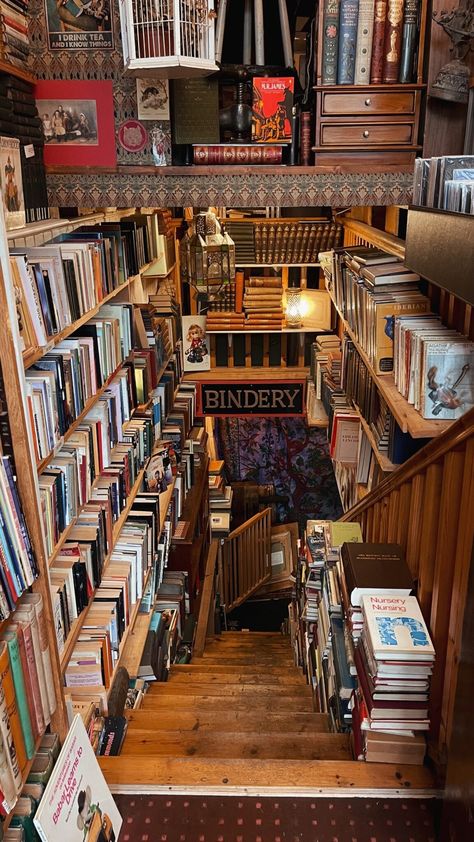 Aesthetic Library Room, Books For Fall, Reading Cozy, Bookshop Café, Nursery Nurse, Bookstore Cafe, Dream Library, Book Flights, Library Aesthetic