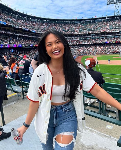 Sf Giants Outfit Women, Phillies Game Outfit, Sf Giants Outfit, Spring Training Outfits, Braves Game Outfit, Baseball Jersey Outfit Women, Sports Jersey Outfit, Girls Baseball Outfit, Baseball Outfits