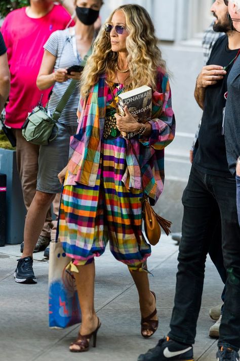 Creator Archetype, Sjp Style, Nyc Hat, Balenciaga Skirt, Terry De Havilland, Sara Jessica Parker, Carrie Bradshaw Outfits, Lela Rose Dress, Carrie Bradshaw Style