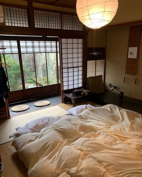 Brother Room, Japan Apartment, Building References, Japanese Style Bedroom, Japanese Apartment, Japanese Bedroom, Tatami Room, Japanese Home Design, Japanese Style House