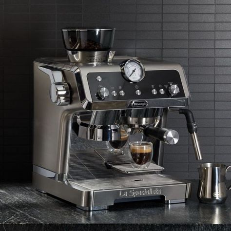 9 Automated Home Products That'll Make Your Life So Much Easier Portable Espresso Maker, Espresso Machine Reviews, Coffee Stations, Cappuccino Maker, Mud House, Best Espresso Machine, Cappuccino Machine, Best Coffee Maker, Coffee Bar Home