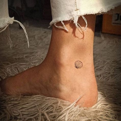 Arm Nature Tattoos For Women, Lots Of Tiny Tattoos, Delicate Small Tattoos, Small Shell Tattoos For Women, Minimal Seashell Tattoo, Little Seashell Tattoo, Shells Tattoo Ideas, Shell Tattoo Behind Ear, Fineline Seashell Tattoo