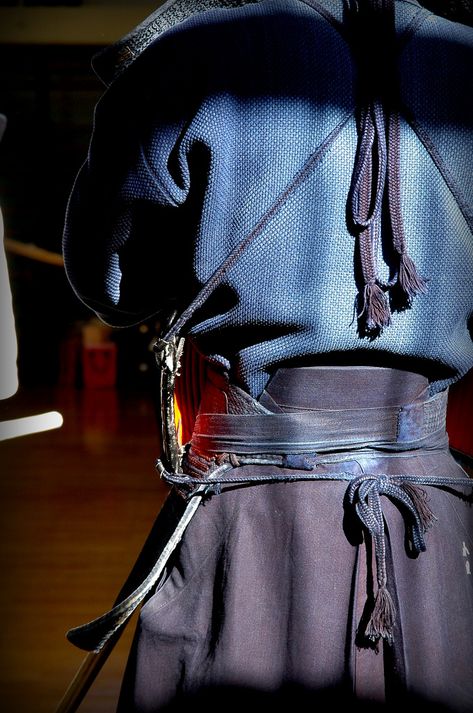 Hakama Aesthetic, Samurai Aesthetic, Kendo Aesthetic, Pillars Of Eternity, Akaashi Keiji, Armor Clothing, Ghost Of Tsushima, Kendo, Samurai Warrior