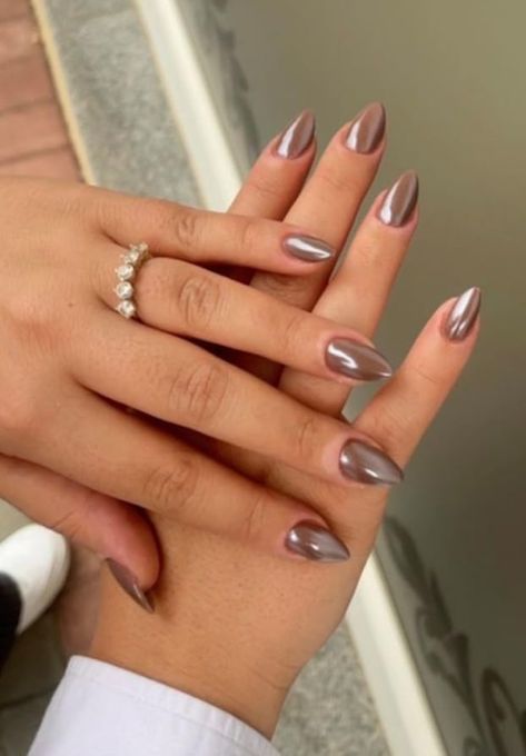 Light Brown Chrome Nails, Trendy Fall Nail Designs, Fall Nails Trendy, Chrome Nail Colors, Brown Chrome, White Chrome Nails, Solid Color Nails, Wow Nails, Fall Manicure