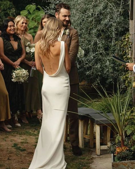 Backless Wedding Dress Simple, Simple Backless Wedding Dress, Low Back Wedding Gowns, Backless Bridal Dresses, Backless Wedding Dresses, Wedding Hairstyles For Medium Hair, Wedding Gown Backless, Wedding Guest Hairstyles, Back Wedding Dress