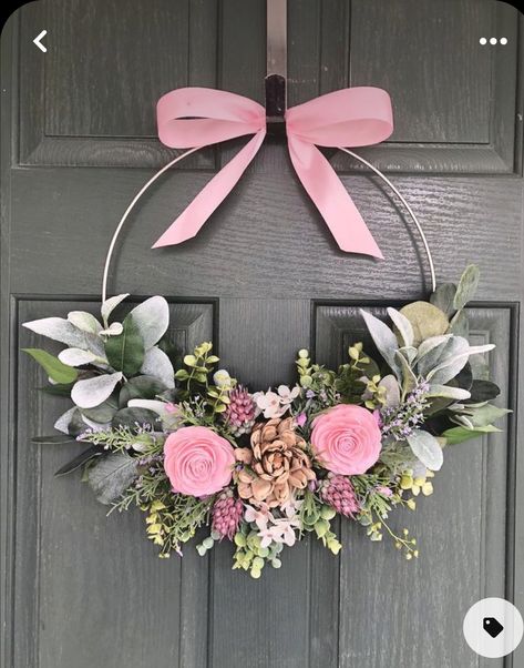 Summer Wreath Ideas, Spring Wreaths For Front Door, Dekoratívne Vence, Door Wreaths Diy, Spring Wreaths, Wreath Decoration, Floral Hoops, Wreath Summer, Home Decorating Ideas