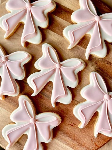 Princess Tea Party Cookies Decorated, Bake Sale Themes Ideas, Heart Bday Party, 18th Birthday Party Ideas Pink And Gold, Pink And White Cookies, Coquette Christmas Cookies, Pink And Gold Desserts, Pink Christmas Sugar Cookies Decorated, Pink Winter Wonderland Sweet 16