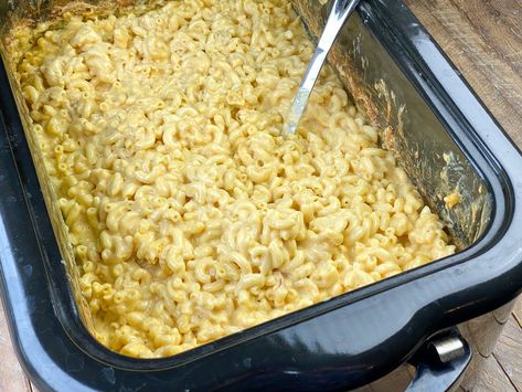 Mac And Cheese Recipe For Party, Easy Mac And Cheese Recipe For A Crowd, Crockpot Recipe To Feed A Crowd, Mac And Cheese For 40 People, Best Mac And Cheese For A Party, Large Crowd Macaroni And Cheese, Mac And Cheese For A Party, Catering Mac And Cheese, Large Pan Mac And Cheese