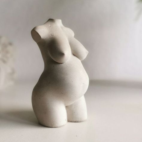 Concrete Decoration, Figure Woman, Body Vase, Woman Statue, Woman Sculpture, Boho Art Drawings, Diy Air Dry Clay, Figure Sculpture, Sculptures Céramiques