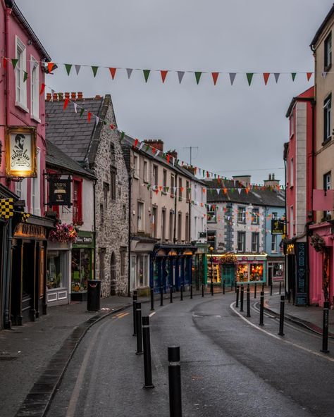 Last weekend in Kilkenny, Ireland. Ad | There’s nothing quite like celebrating St Patrick’s Day in Ireland itself. From the moment I stepped off the plane I received the warmest of Irish welcomes, which continued with everyone I met. We immersed ourselves in the history of Kilkenny, taking in the culture, the food and drink, and of course the music. From traditional Uilleann Pipes and fiddle to folk and ballads, we revelled in the uplifting tunes played in establishments across town. We wand... Irish Town Aesthetic, Ireland Travel Aesthetic, Irish Culture Aesthetic, Letterkenny Ireland, Winter In Ireland, Ireland Town, Irish Cities, Ireland Kilkenny, Pictures Of Ireland