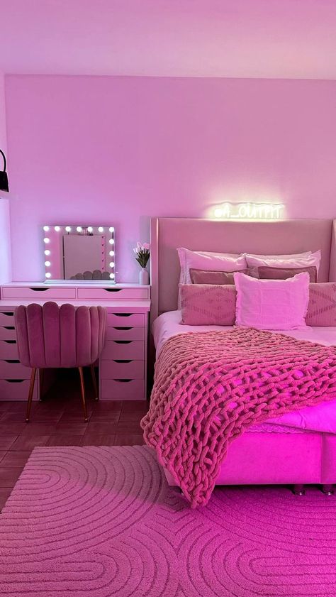 Girly Pink Bedroom, Bedroom Ideas For Small Rooms Cozy, White Room Decor, Luxury Room Bedroom, Classy Bedroom, Chill Room, Room Redesign, Girly Room, Redecorate Bedroom