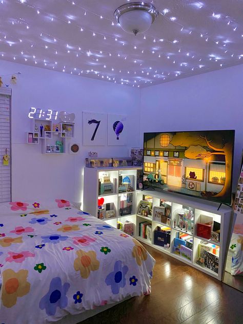 Purple Rooms Aesthetic, Anime Dream Aesthetic, Kpop Room Design Ideas, Aesthetic Storage Bedroom, Room Ideas For Very Small Rooms, Bedroom Ideas Purple Aesthetic, Kpop Inspired Room Aesthetic, Room Decor Purple Aesthetic, Cute Kpop Bedroom