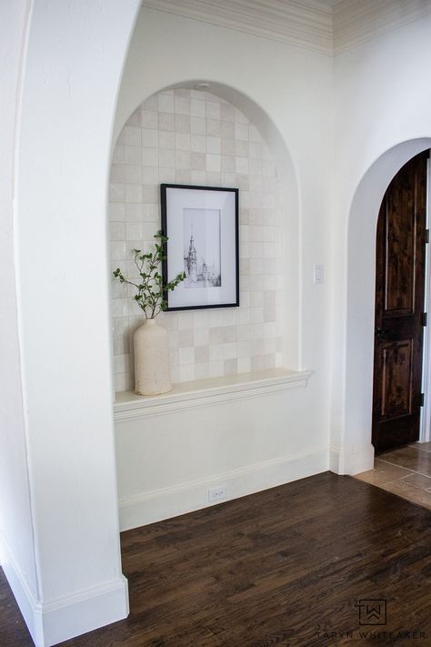 Arched Niche In Wall, Entryway Niche, Arched Wall Niche, Niche Decor Ideas, Niche Decorating Ideas, Niche In Wall, Wall Niche Decor, Arched Hallway, Wall Niche Ideas