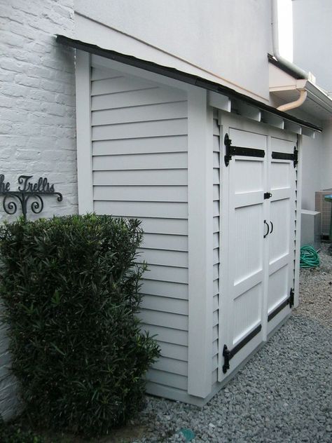 This small shed provides extra storage along the side of the house without encroaching on yard space. #shed #outdoor #organizedhome Recycle Center, Storage Shed Organization, Backyard Storage Sheds, Outside Storage, Backyard Storage, Small Sheds, Backyard Sheds, Backyard Shed, Outdoor Sheds