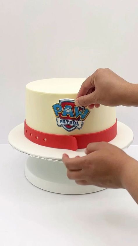 Simple Paw Patrol Cake, Paw Patrol Cake Decorations, Simple Fondant Cake, Fondant Cake Designs, Fondant Cake Topper, Simple Cake Designs, Paw Patrol Cake, Paw Patrol Birthday Party, Fondant Tutorial