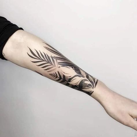 22 Beautiful Plant Tattoos To Admire - Body Artifact Botanical Tattoo Men, Plant Tattoos, Mangas Tattoo, Fern Tattoo, Muster Tattoos, Plant Tattoo, Arm Band Tattoo, Botanical Tattoo, Band Tattoo