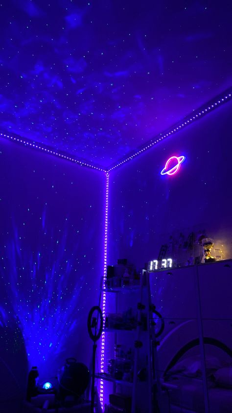 Room Light Background Aesthetic, Blue Light Room Aesthetic, Aesthetic Room Night, Space Room Aesthetic, Space Aesthetic Room, Led Aesthetic Room, Space Bedroom Ideas, Neon Light Room, Dark Blue Rooms