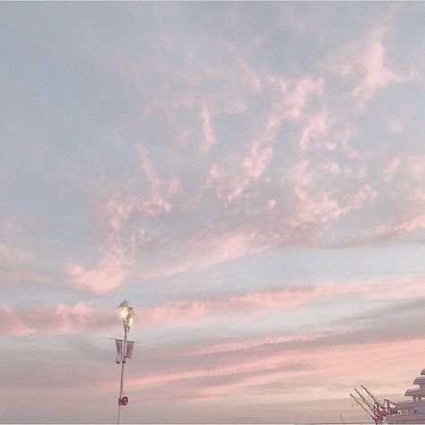 ً on Twitter: "the sky is pretty, but you’re prettier.… " Pretty Sky, Sky And Clouds, Pink Sky, Night Aesthetic, White Aesthetic, Sky Aesthetic, Pastel Aesthetic, Blue Aesthetic, Aesthetic Backgrounds