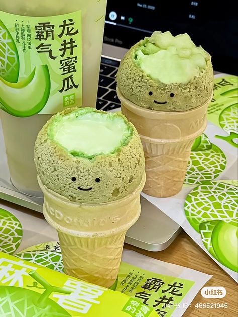 Blueberry Ice Cream, Kawaii Cooking, Sweet Snacks Recipes, Food Drinks Dessert, Kawaii Food, Cute Desserts, Sweet Desserts, Food Obsession, Cafe Food