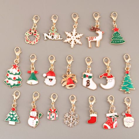 Christmas Keychains, Gold Rings Fashion, Handmade Wire Jewelry, Christmas Charms, Cute Keychain, Christmas Bags, Wire Jewelry, Pendant Jewelry, Santa Claus