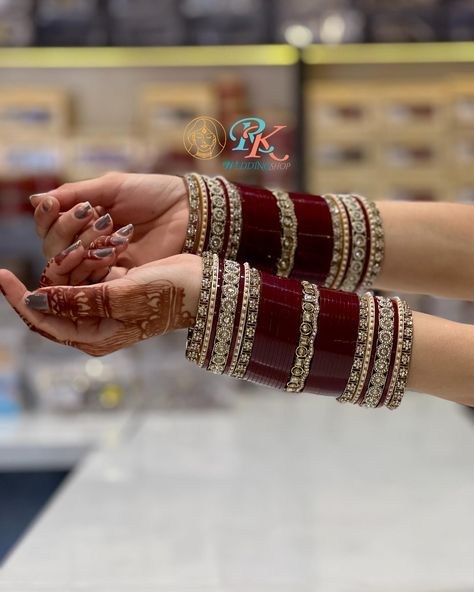 New 🆕 Design By @r.k_wedding_shop_ All india delivery available Dm for order or watsap 8626949088 Worldwide shipping available We are special in bridal things customise your bridal bangles in your budget @r.k_wedding_shop_ follow krlo for daily updates #bangles #shaadi #birdalbangles #rkweddingshop Indian Wedding Bangles Brides, Unique Kaleera Designs, Bridal Chura Set, Wedding Chooda Bridal, Bride Bangles Indian Bridal, Choda Design, Bridal Chura Latest Punjabi, Chura Designs Bridal, Bridal Kalire Design