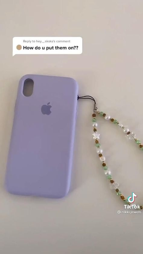 How To Put Keychain On Phone, How To Put Phone Charms On Your Phone, How To Make Phone Bracelet, Phone Case Chain Beads, How To Make Phone Case Charms, How To Make Cute Phone Charms, How To Tie A Phone Charm To Your Phone, Bracelet Phone Case, How To Make Iphone Charm