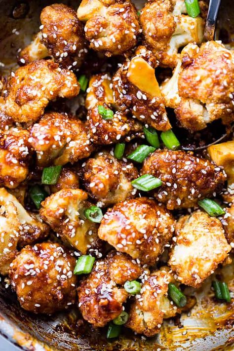 Sticky Sesame Cauliflower Bites Baked Cauliflower Bites, Sesame Cauliflower, Sticky Sesame Cauliflower, Food Finger, Halloween Finger, Food Sandwiches, Foods Ideas, Food Halloween, Wedding Finger