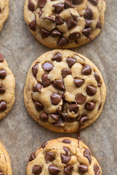 Hands down, the best and easiest cookies you'll ever make. These Eggless chocolate chip cookies have NO eggs and NO milk, but are perfectly soft, chewy, and with crisp edges! Eggless Chocolate Chip Cookies Recipe, Eggless Desert, Chocolate Chip Cookies Eggless, Egg Free Chocolate Chip Cookies, Cookies Eggless, Gf Treats, Eggless Chocolate Chip Cookies, Eggless Cookies, Bakery Cookies