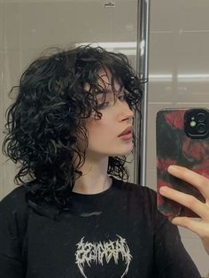 Aesthetic Haircuts For Curly Hair, Curly Medium Haircuts Natural Curls, Shaggy Haircut For Curly Hair, Shag Hairstyle Wavy Hair, Shag Curly Hair Short, Wavy Wolf Cut Short Hair, Curly Short Layered Haircuts, Alternative Haircuts For Curly Hair, Shag Haircut Curly Short