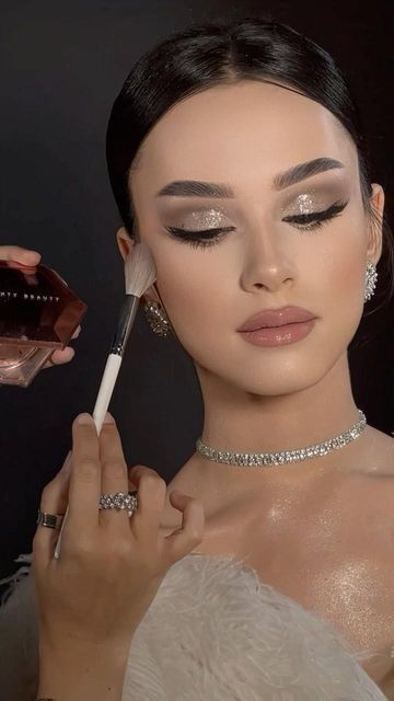 Makeup Wedding Ideas Natural Looks, Make Up Styles For Wedding, Snatched Wedding Makeup, Silver Makeup Wedding, Makeup Ideas Full Glam, Makeup Looks Wedding Bride, Prom Looks Makeup Ideas, Sparkly Bridal Makeup, Expensive Makeup Look