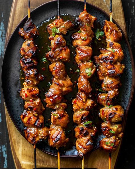 Honey Garlic Chicken Skewers Barbecue Chicken Skewers, Chicken Skewers On The Grill, Asian Skewers, Skewers Ideas, Honey Garlic Chicken Skewers, Honey Chicken Skewers, Chicken Skewers Grilled, Garlic Chicken Skewers, Honey Barbecue Chicken