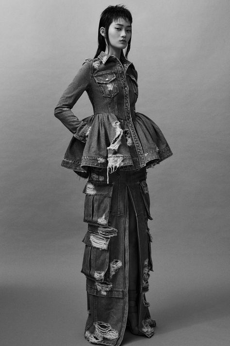 Mary Shelly, Study Fashion, Deconstruction Fashion, High Fashion Poses, Spring 2023 Ready To Wear, Juun J, Design Moda, 2023 Ready To Wear, Upcycled Fashion