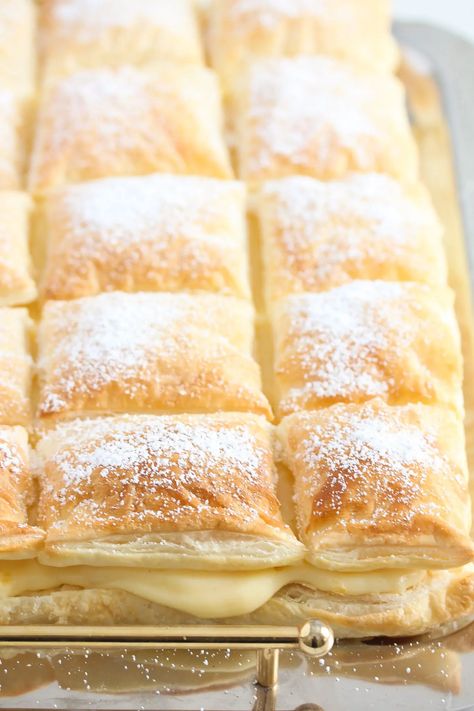 Pastry Recipes Dessert, Puff Pastry Cake, Custard Pies, Puff Pastry Recipes Dessert, Pastries Recipes Dessert, Romanian Desserts, Puff Pastry Filling, Cream Puff Recipe, Puff Pastry Desserts