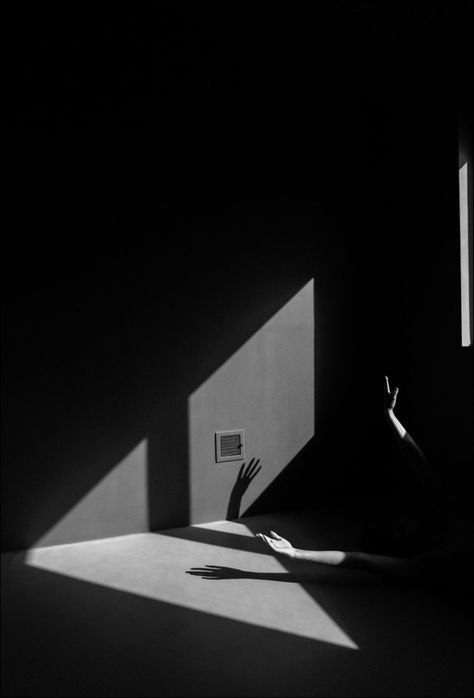 Viki Kollerova: The Art of Surreal Self-Portraits • MINUS37.com Dark Figure Shadows In Room, Hand Fotografie, Fotografi Urban, A Dark Room, Shadow Photography, Minimalist Photography, Shooting Photo, Black And White Aesthetic, Black N White Images