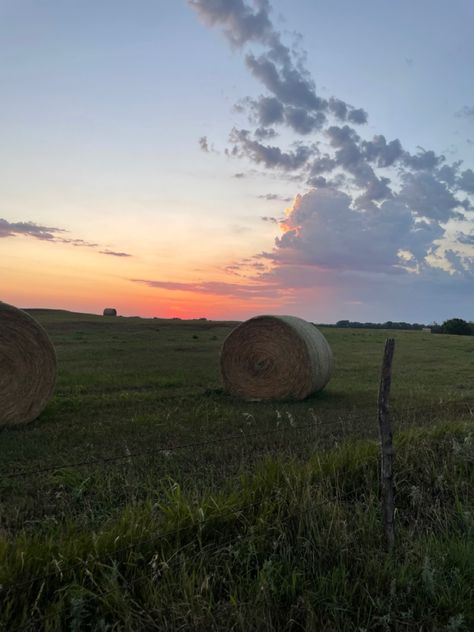 Peaceful sunrise on the farm Country Sunrise Aesthetic, Sunrise On The Farm, Peaceful Farm Life, Owning A Farm Aesthetic, Summer On The Farm, Aesthetic Farm Life, Farmland Photography, Southern Country Aesthetic, Southern Summer Aesthetic